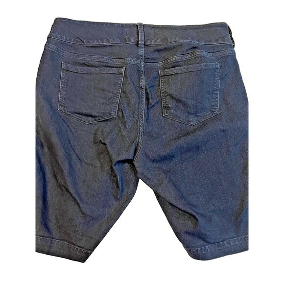 Torrid Denim Shorts Womens 14 Dark Blue Wash Bermuda Jegging High Rise 3 Button - Picture 4 of 8